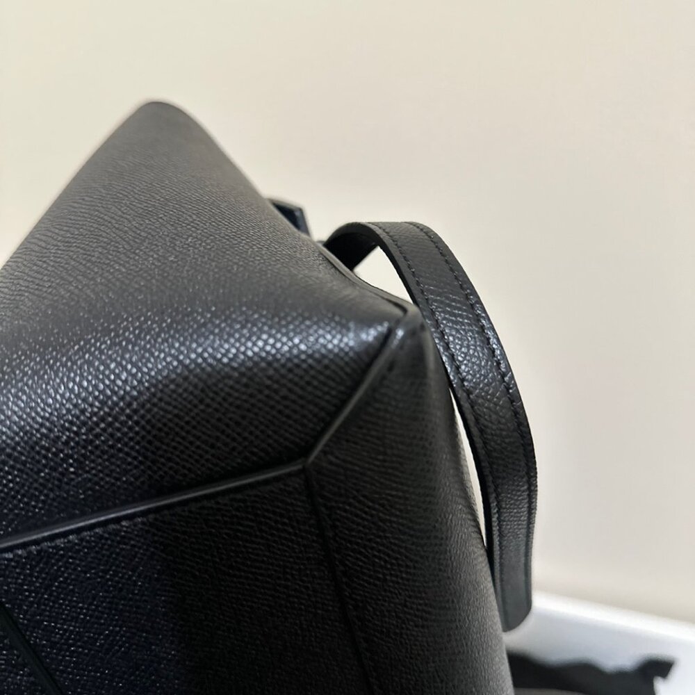 CELINE Grained Calfskin Belt Bag Micro Black - Picture 12 of 15